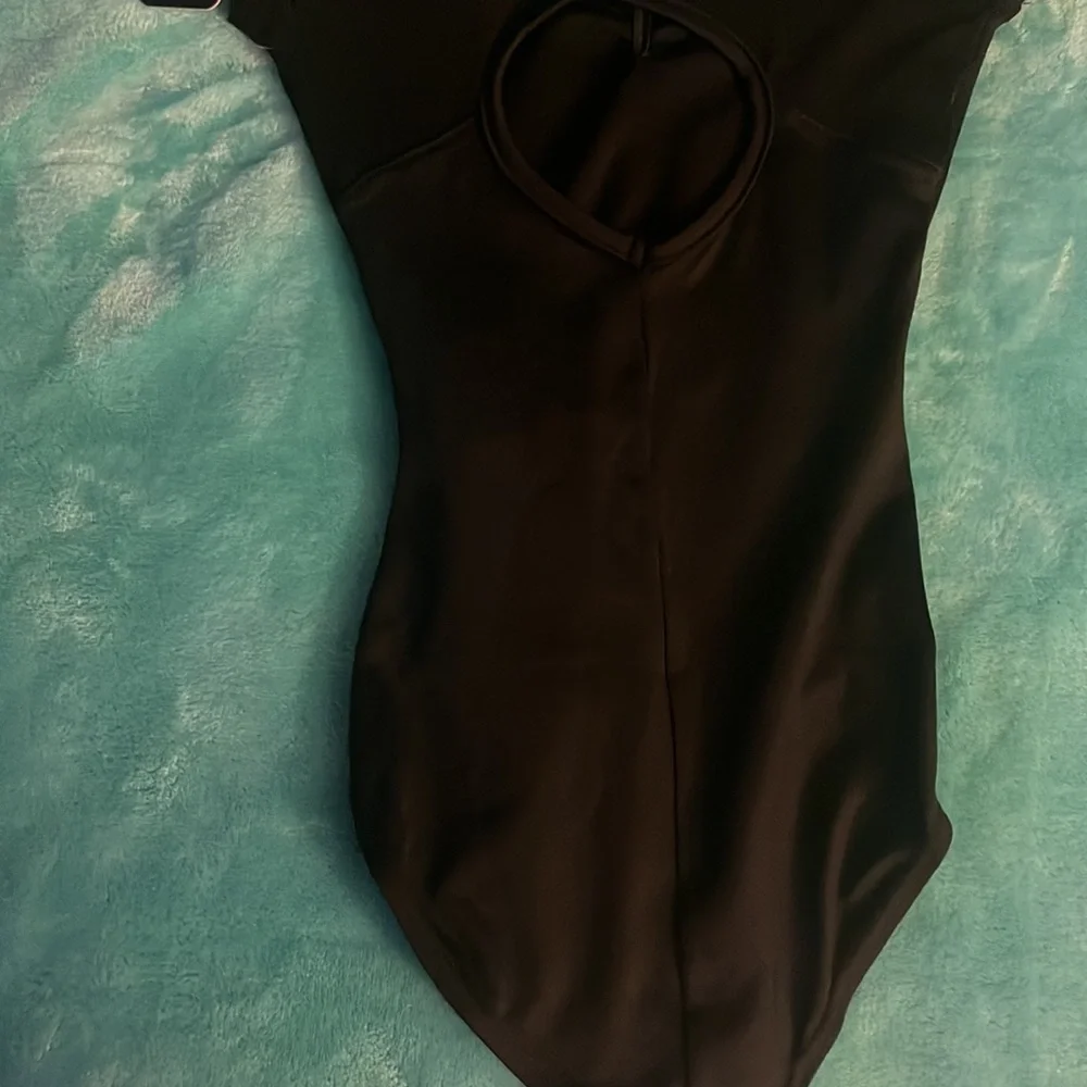 So Danca Child short sleeve leotard in black size 8- 10/2.